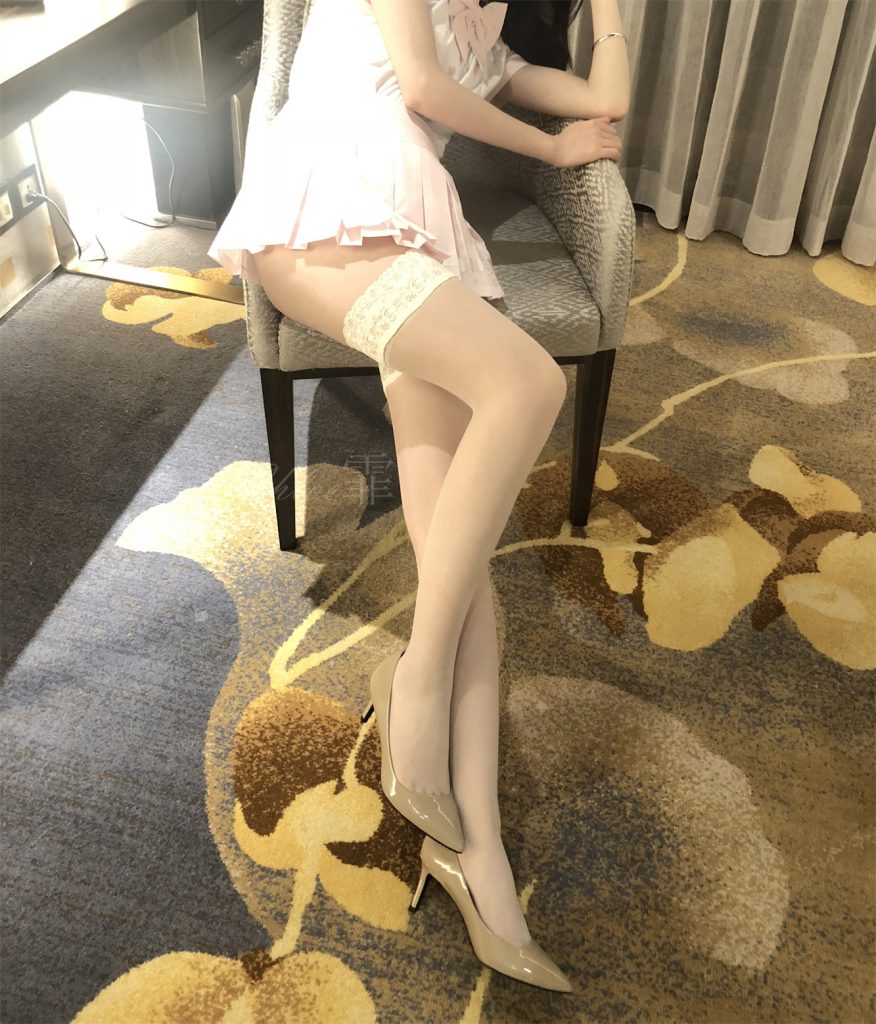 图片[2]-【足控】重度丝脚控–Chloe霏霏写真合集[34套]【持续更新….】-懂杯姬 - 专业透明的飞机杯动漫名器测评与品牌推荐
