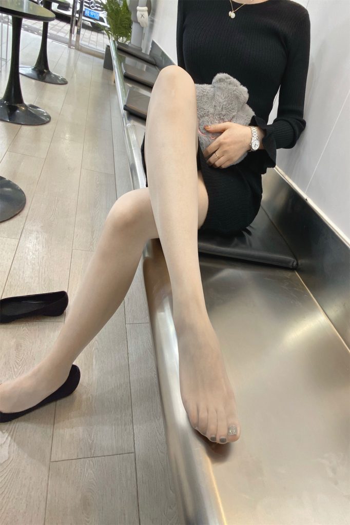 图片[5]-【足控】微博美少妇雅雅的气质丝袜美脚写真合集-懂杯姬 - 专业透明的飞机杯动漫名器测评与品牌推荐