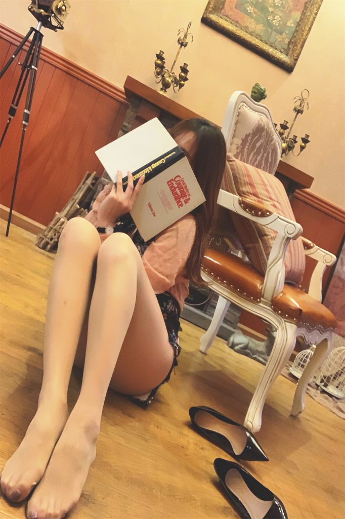 图片[5]-【足控！】民宿老板娘油亮丝袜美脚图片合集下载[70套_38G]-懂杯姬 - 专业透明的飞机杯动漫名器测评与品牌推荐